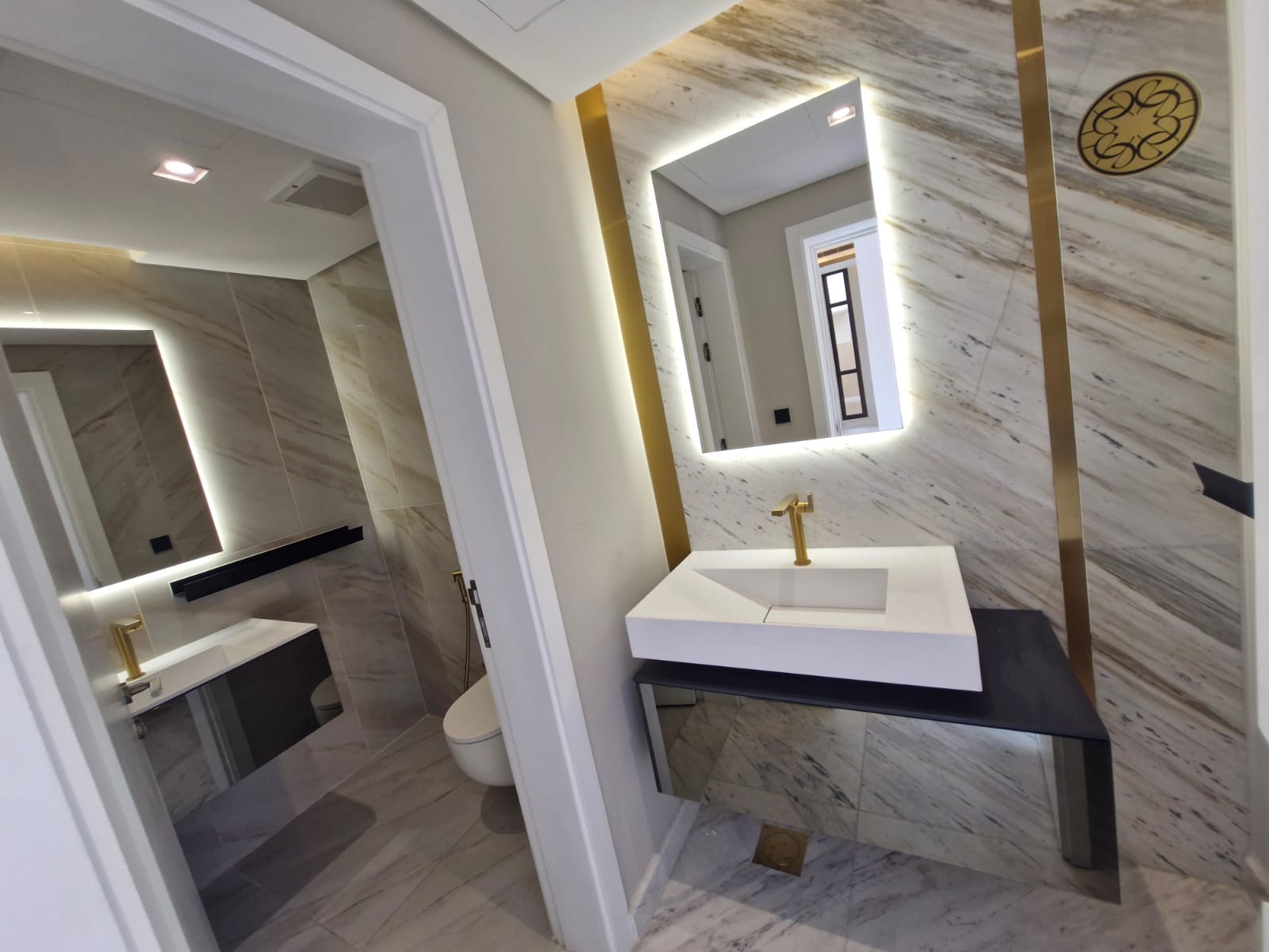 **Modern Luxury Villa for Rent in "Etual Roshan" Project – Signed by Elie Saab** 🏡✨  